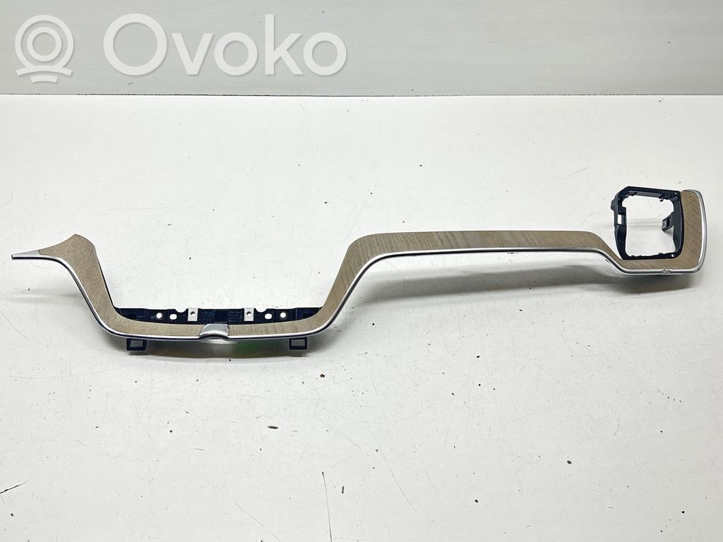 Volvo XC60 Panelės apdaila 