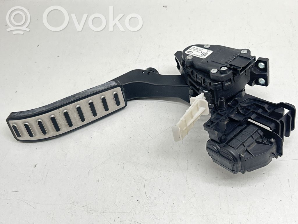 Porsche Cayenne (92A) Accelerator throttle pedal 