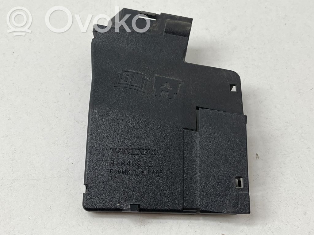 Volvo XC90 Tapa de caja de fusibles 