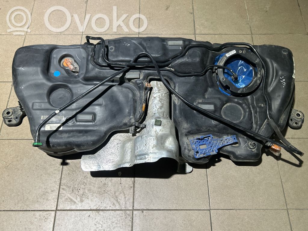 Volvo S90, V90 Polttoainesäiliö 