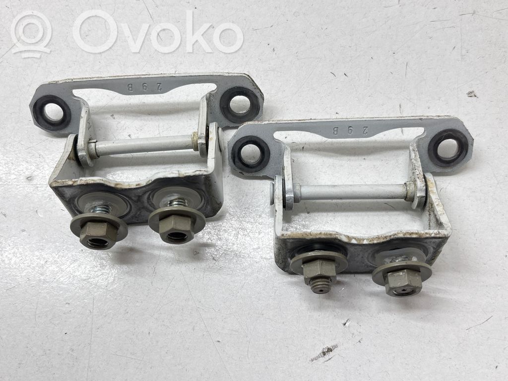 Tailgate/trunk/boot hinge   60879FJ001,60879FJ000