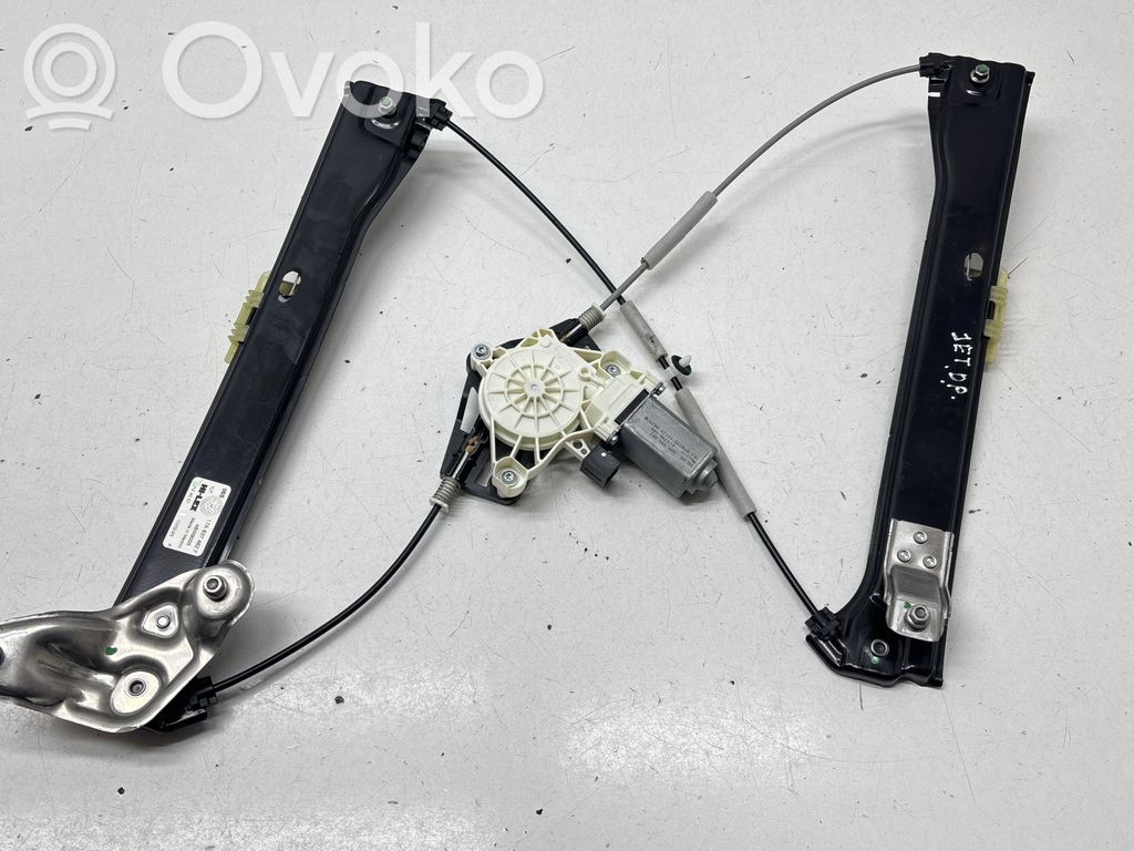 Volkswagen Jetta VII Front door window regulator with motor 