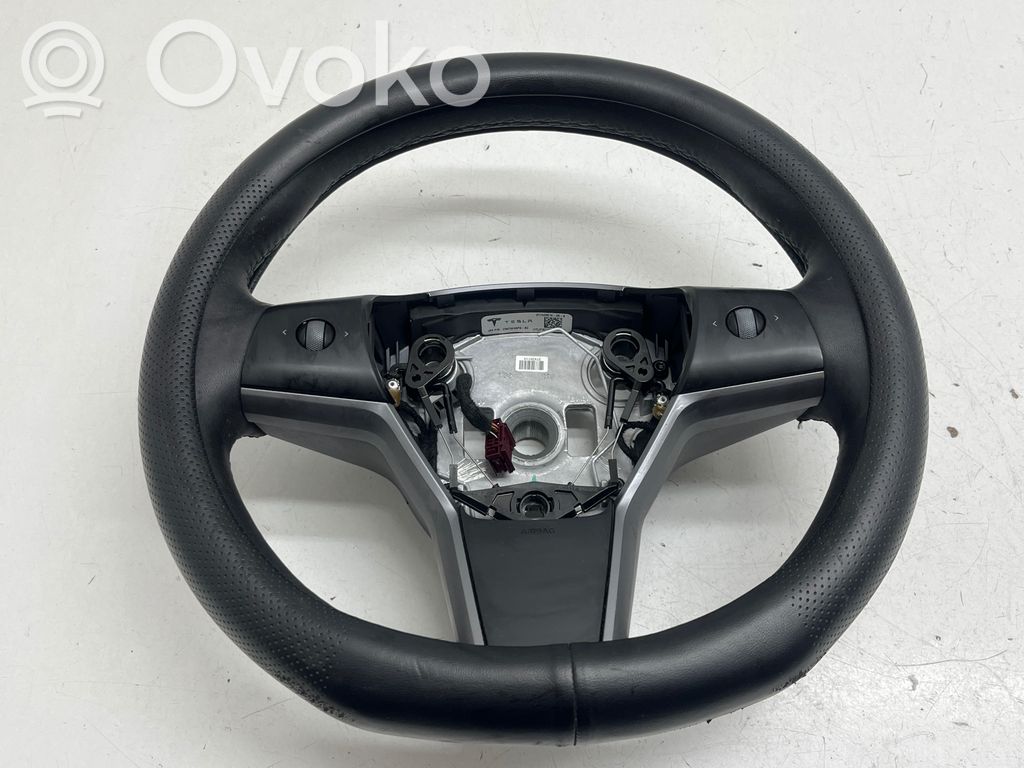 Tesla Model 3 Steering wheel 