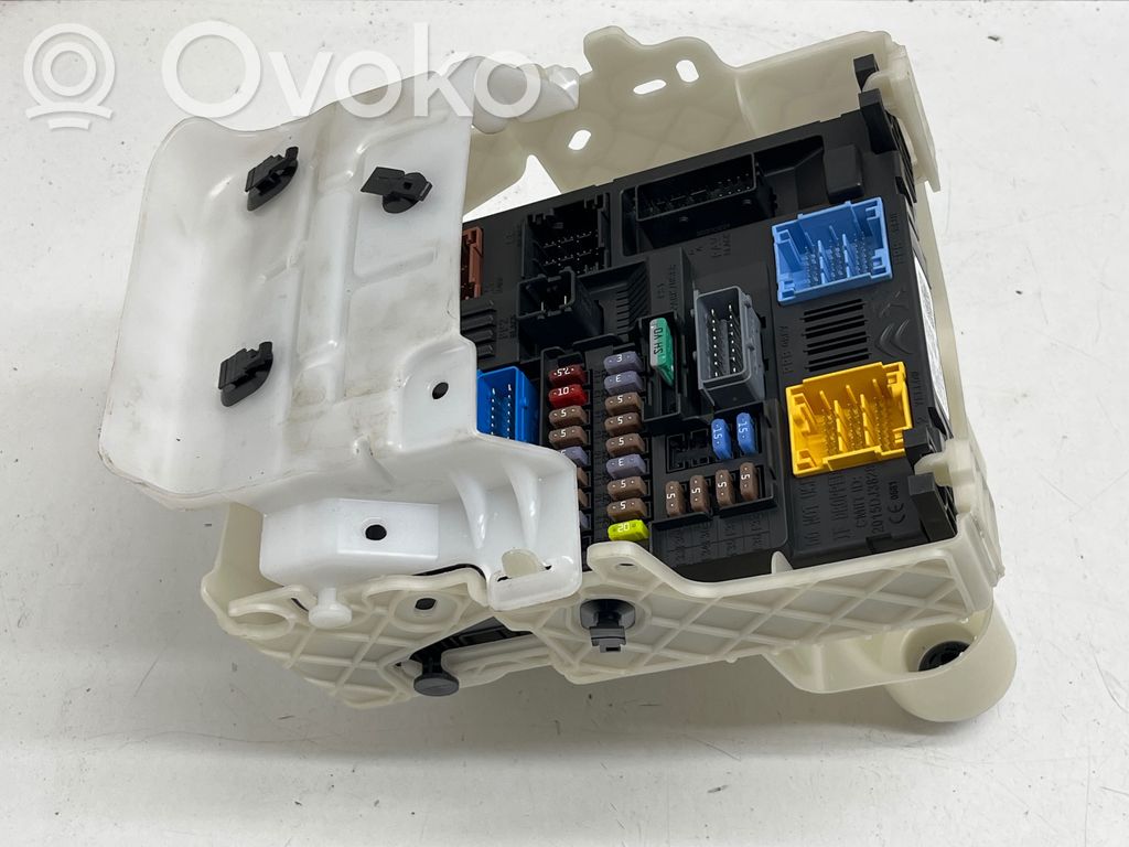 Citroen C5 Aircross Fuse module 