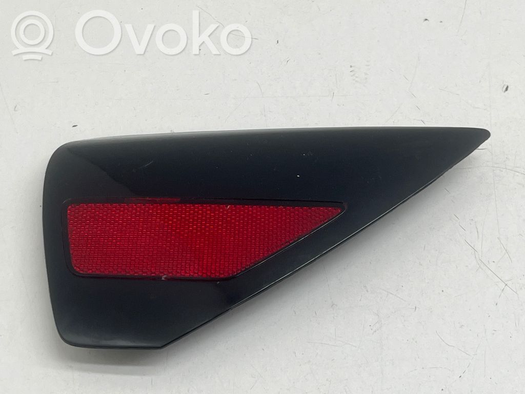 Tesla Model 3 Sähköauton latauspistorasian kansi 