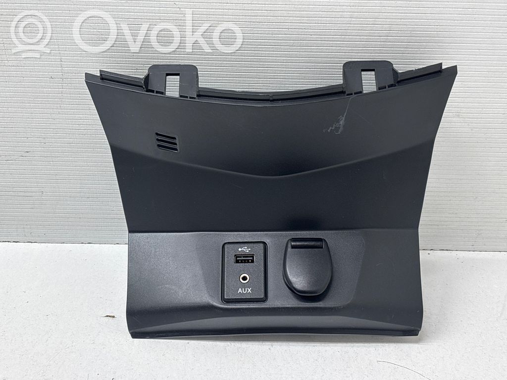 Nissan X-Trail T32 Panel trim 
