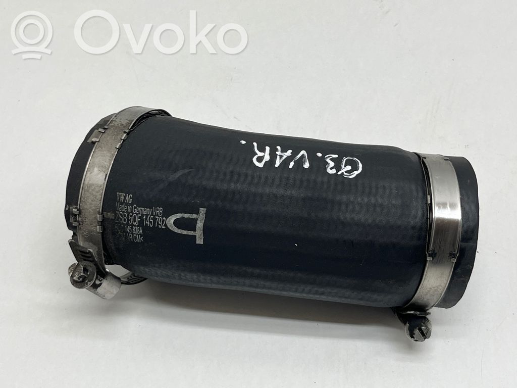 Audi Q3 F3 Wąż / Rura intercoolera 