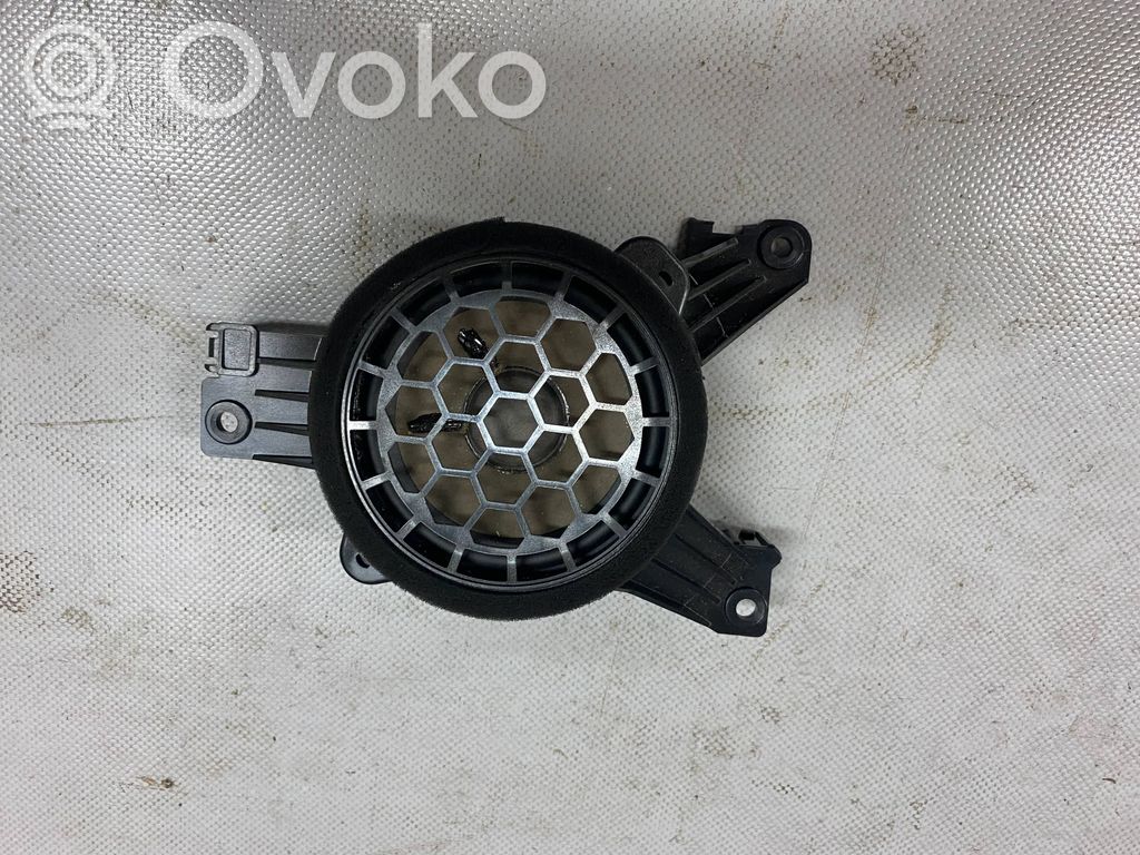 Audi Q8 Takaoven kaiutin 