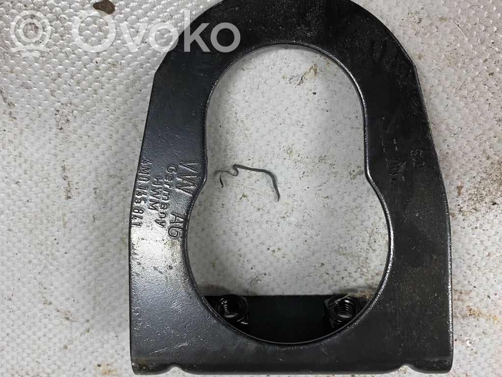 Audi Q7 4M Radiator mount bracket 