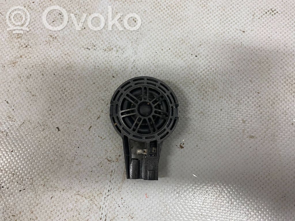 Audi Q8 Takaoven kaiutin 