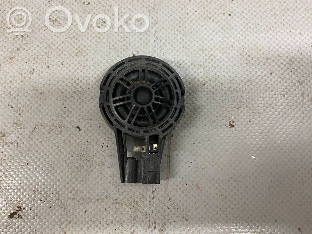 Audi Q8 Takaoven kaiutin 