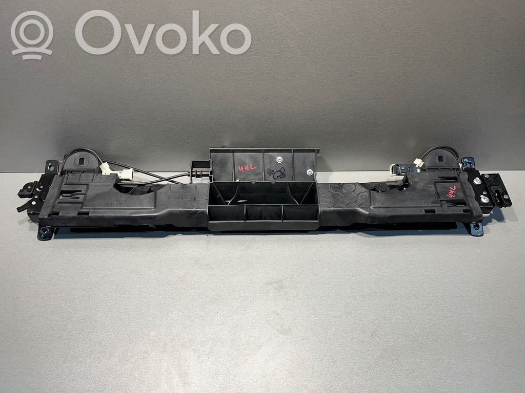 Loading door lock   7372801,7129214,531652