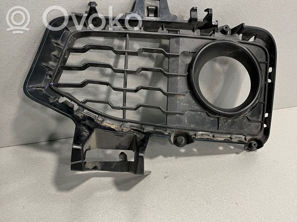 BMW 4 F32 F33 Krata halogenu 