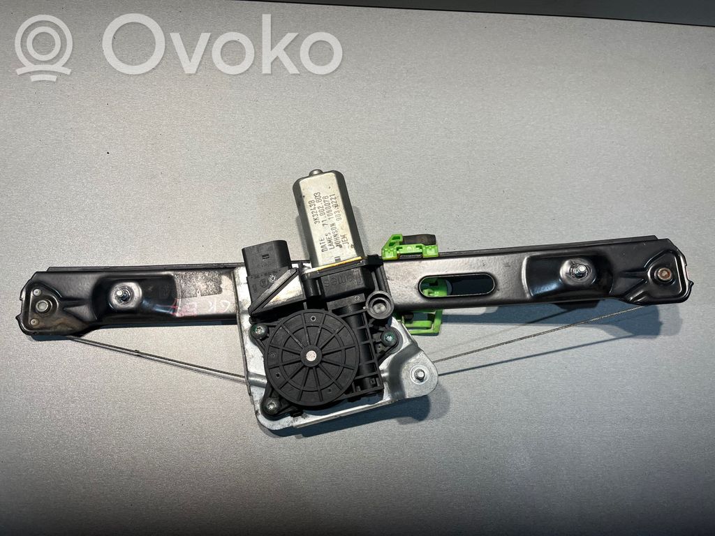 Elektryczny podnośnik szyby drzwi tylnych   7067797,706779709