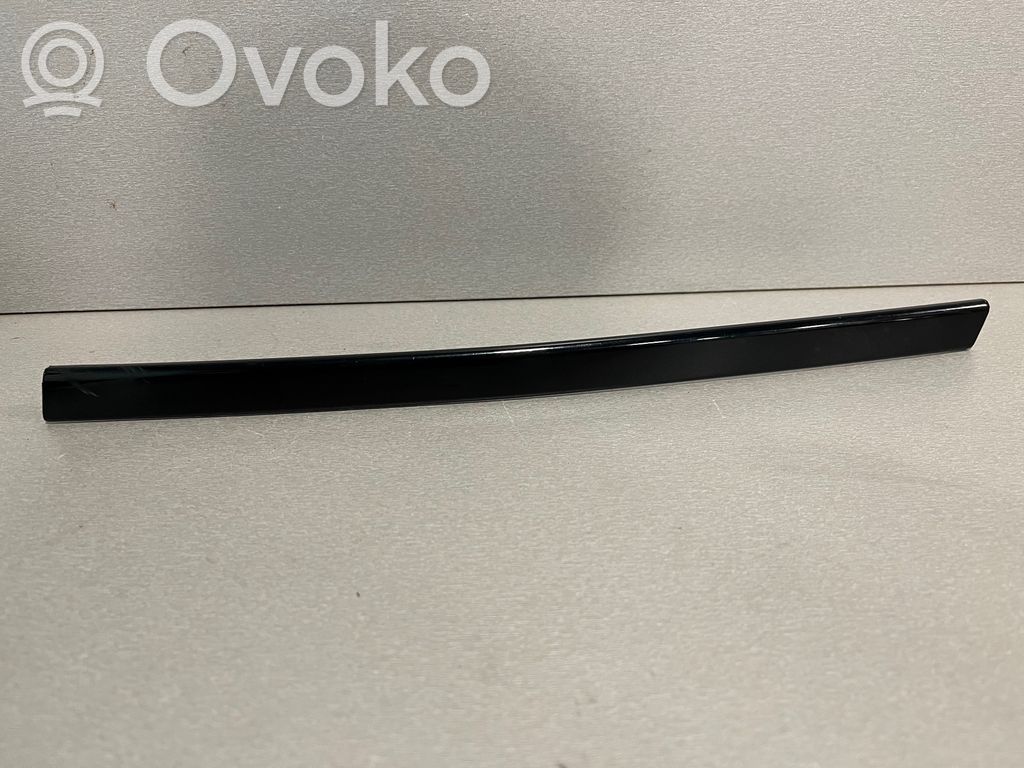 Listwa szyby tylnej   7453310