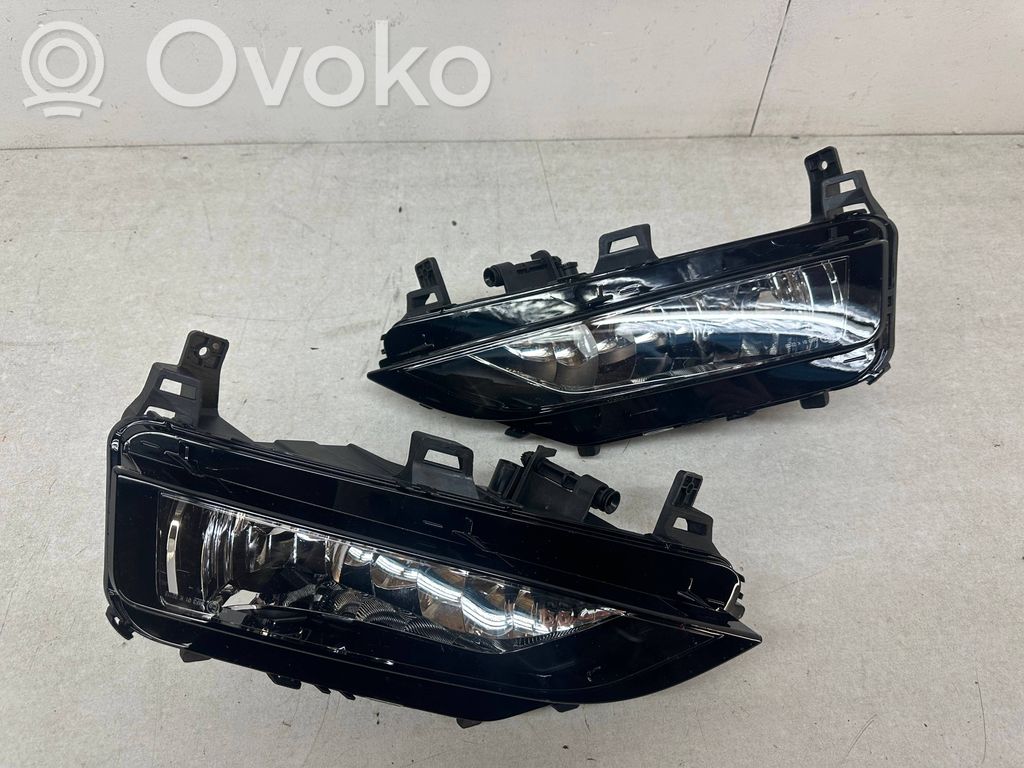 Skoda Octavia Mk4 Światło przeciwmgłowe przednie 
