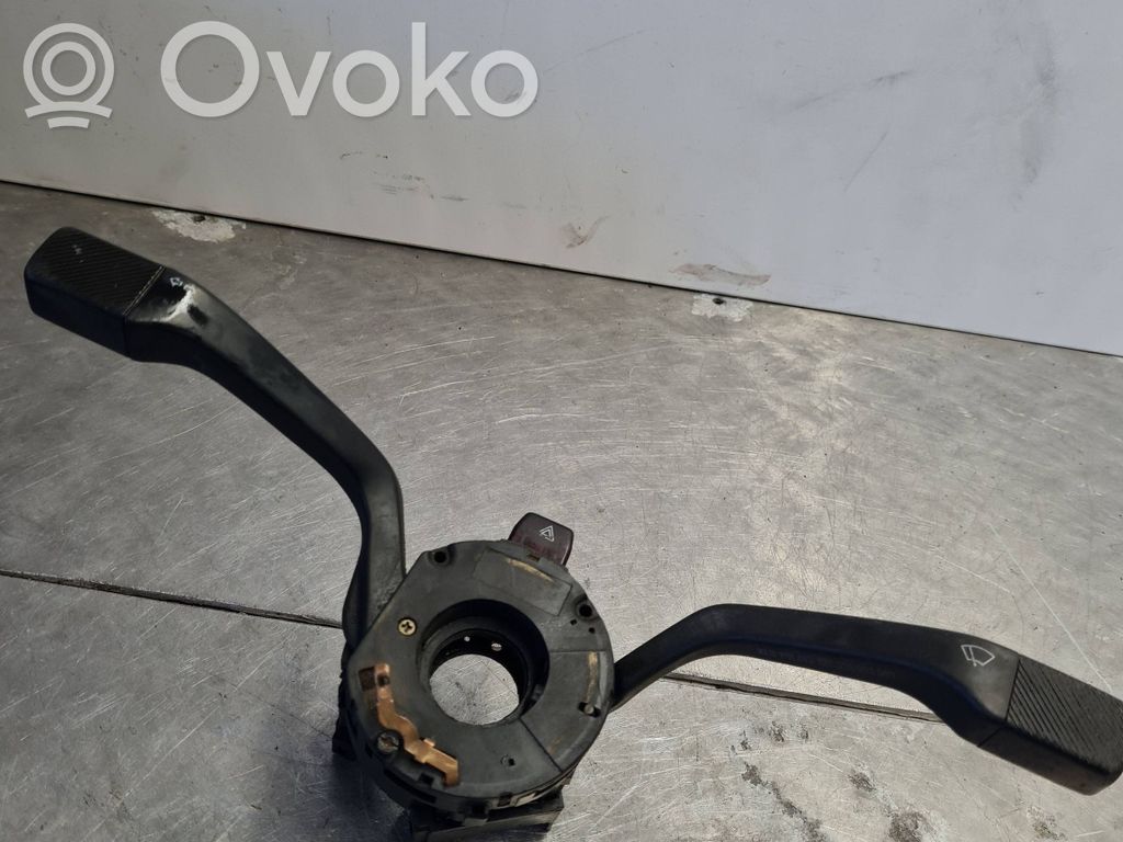 Volkswagen PASSAT B4 Manetka / Przełącznik kierunkowskazów wycieraczek 