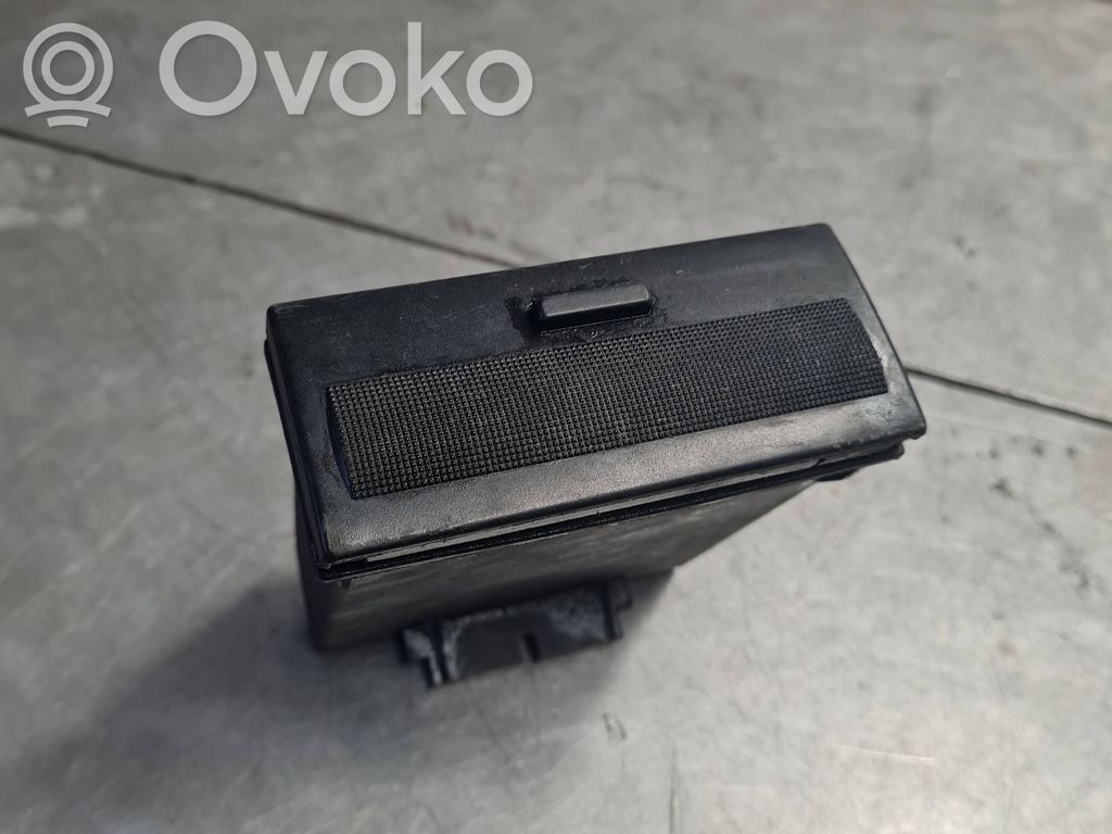Handschuhfach   8D0941561