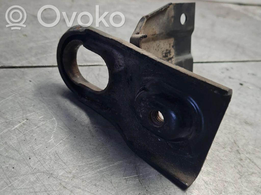 Volkswagen Transporter - Caravelle T5 Anillo de remolque 