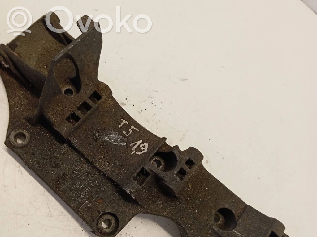 Volkswagen Transporter - Caravelle T5 Engine mounting bracket 