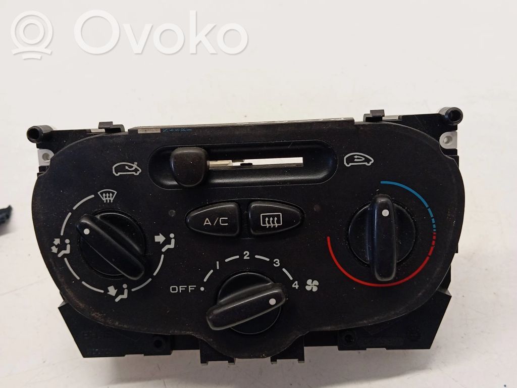 Peugeot 206 Climate control unit 