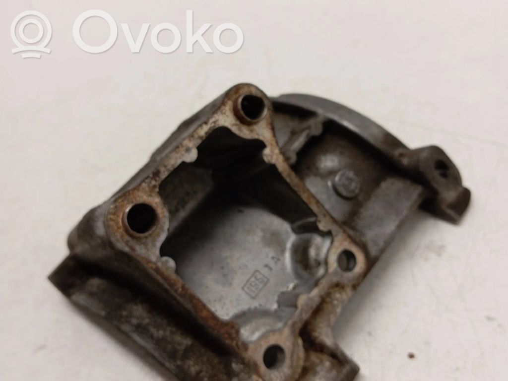 Iveco Daily 3rd gen A/C compressor mount bracket 