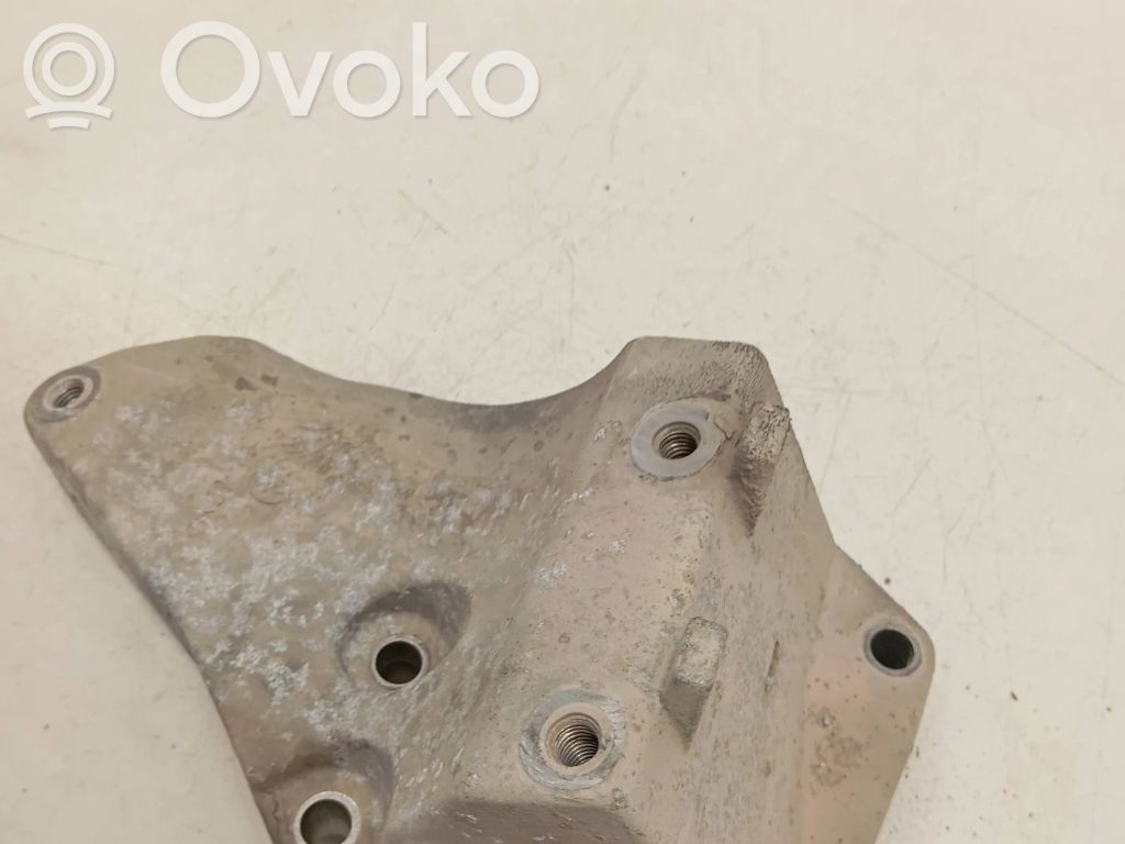 Ford Ranger Engine mounting bracket 