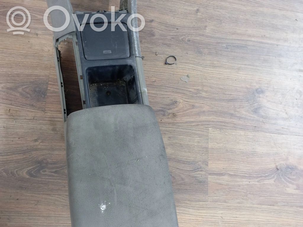Volvo V70 Center console 
