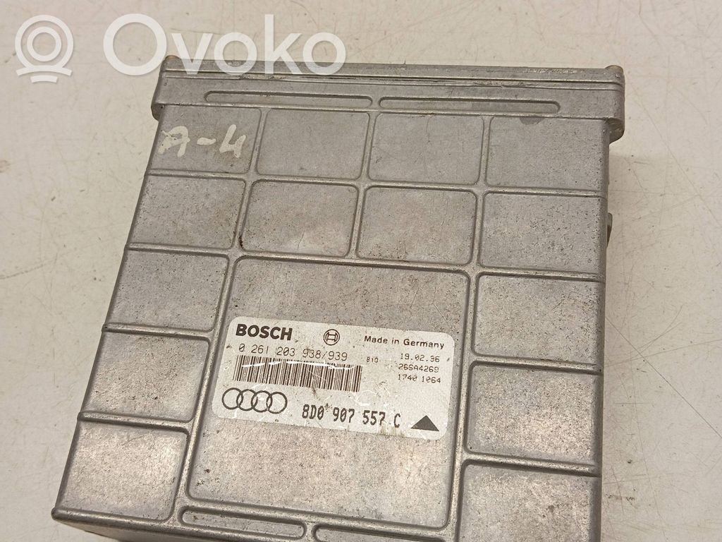 Engine control unit/module   8D0907557C,26SA4269,0261203938