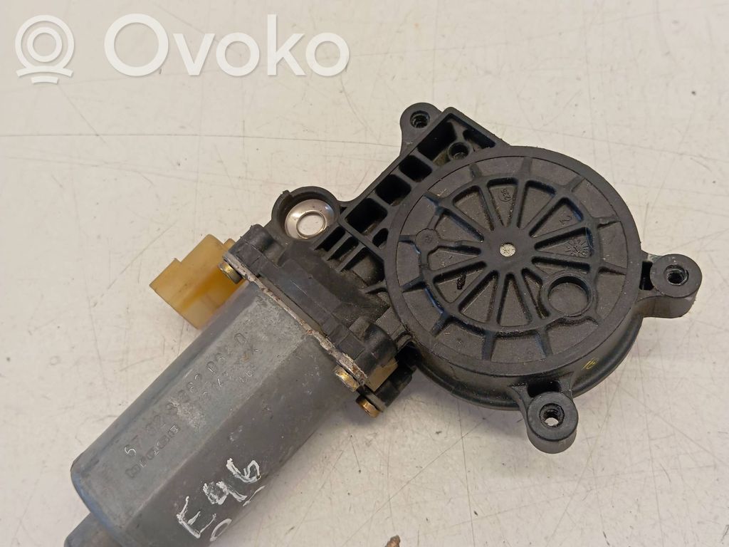 BMW 3 E46 Front door window regulator motor 