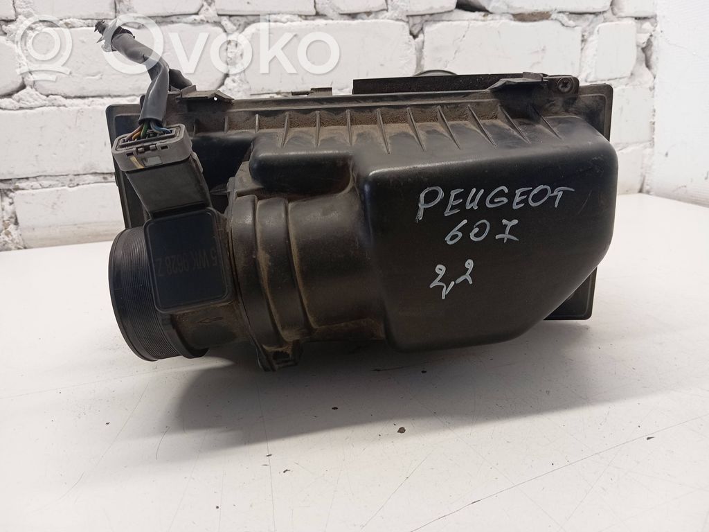 Peugeot 607 Air filter box 