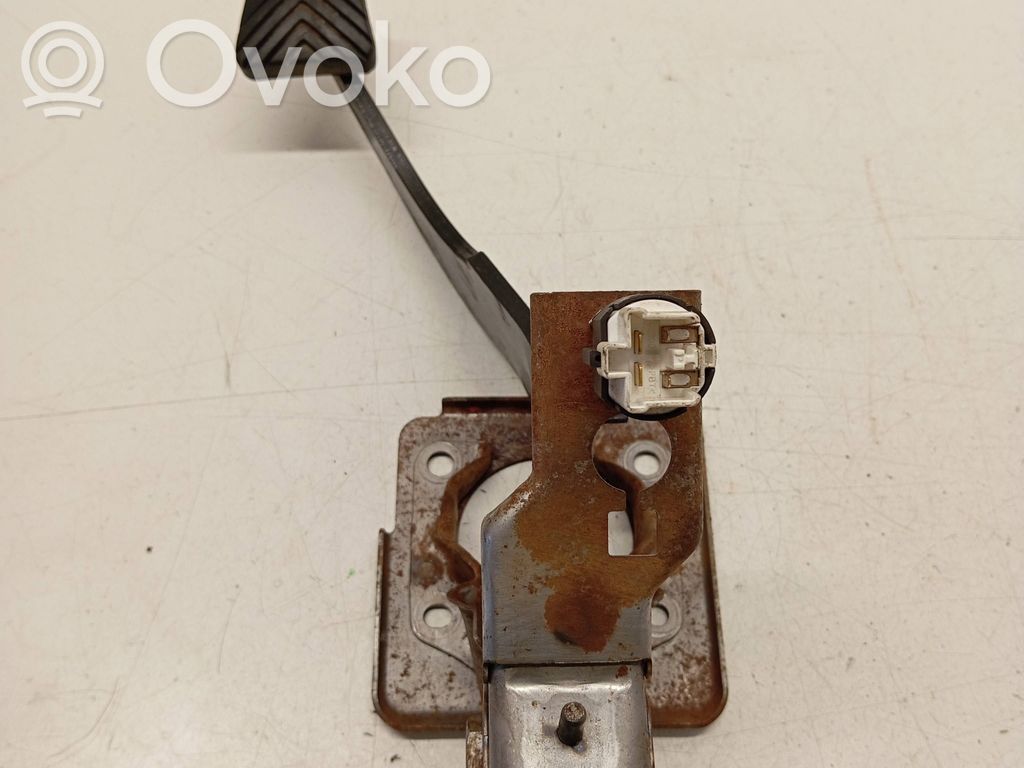 Mitsubishi Grandis Brake pedal 