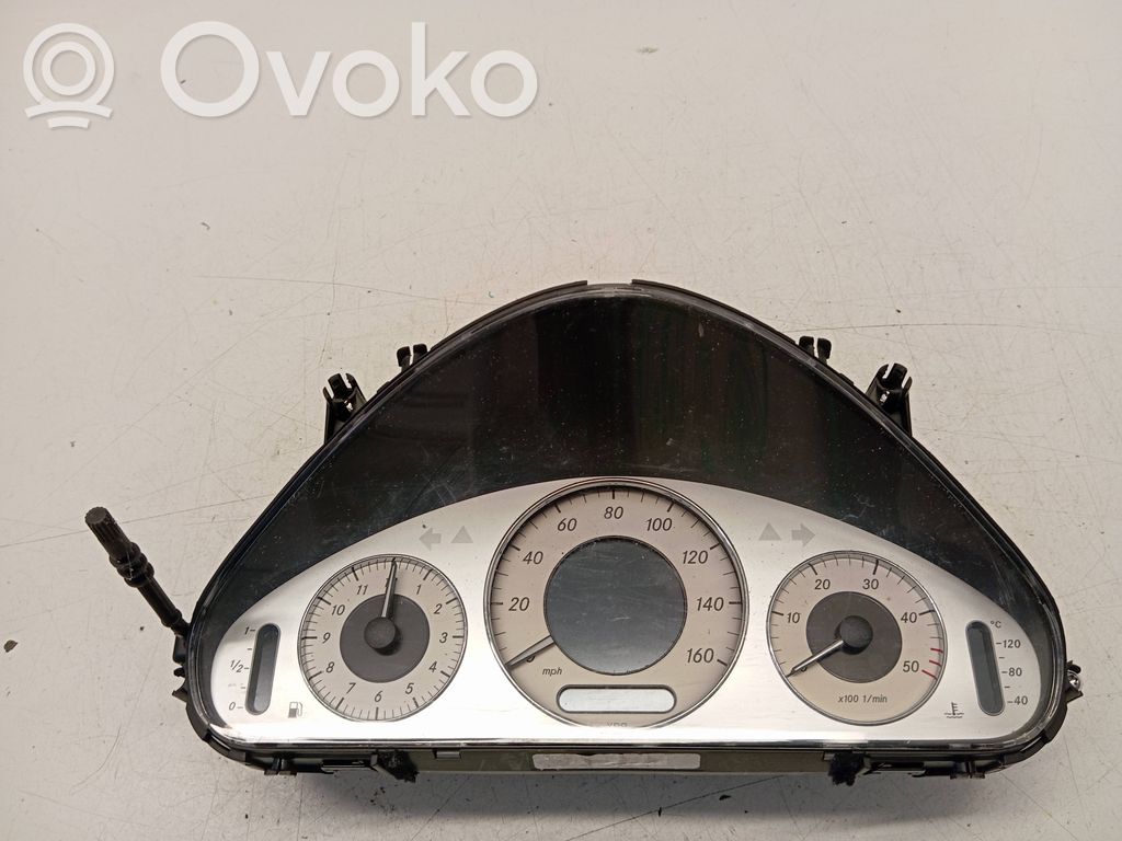 Mercedes-Benz E W211 Speedometer (instrument cluster) 