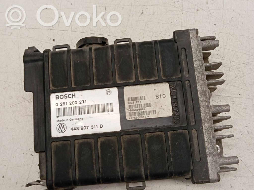 Engine control unit/module   443907311D,0261200271