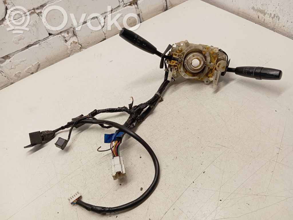 KIA Carnival Interruptor/palanca de limpiador de luz de giro 