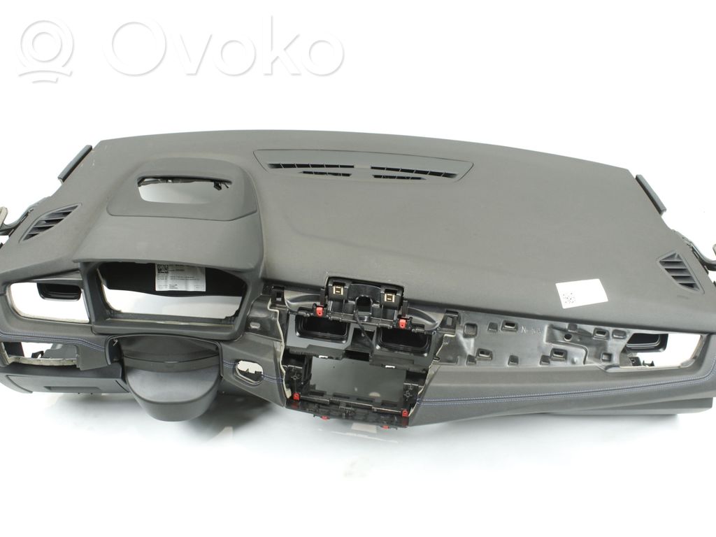 BMW 2 F45 Panelė 