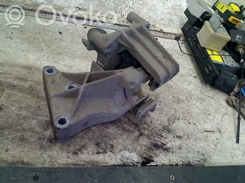 Opel Vectra B Engine mount bracket 