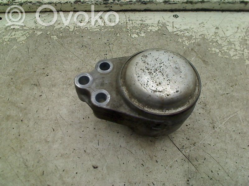 Engine mount bracket