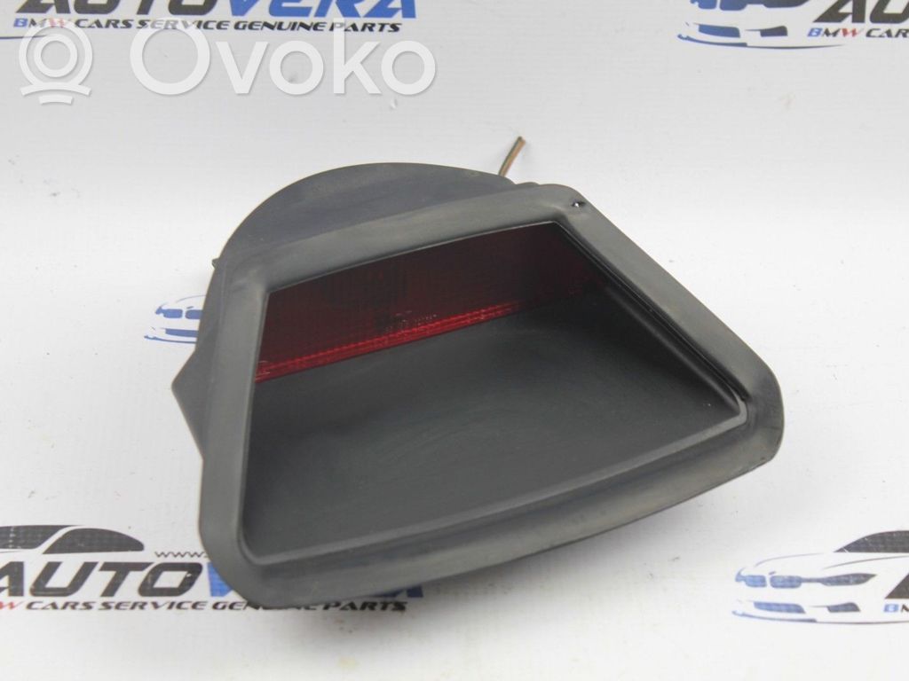 Third/center stoplight   8352788