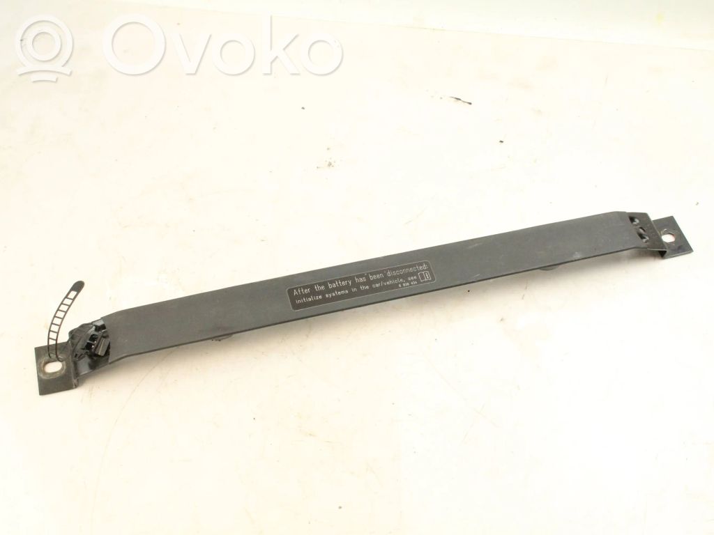 BMW 5 E60 E61 Akumulatora stiprinājums 