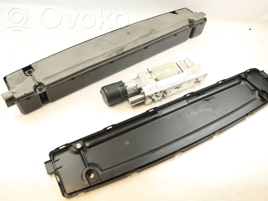 BMW 6 E63 E64 Avattavan katon dynaaminen pääsylinteri 