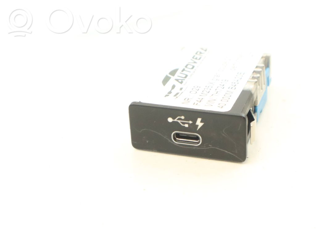 BMW 2 F44 Enchufe conector USB 