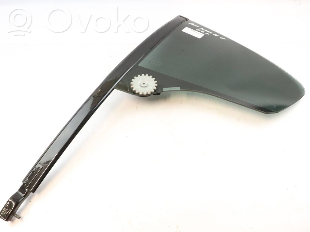 BMW 6 F06 Gran coupe Rear vent window glass 