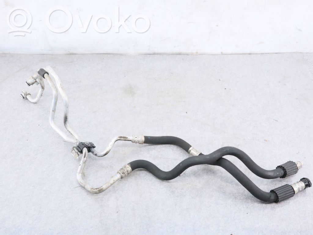 BMW X5 E70 Oil cooling pipe 