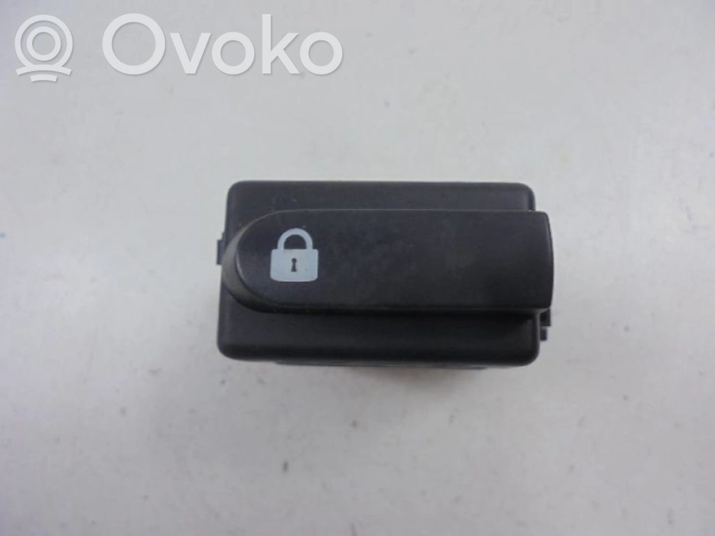 Renault Clio II Central locking switch button 