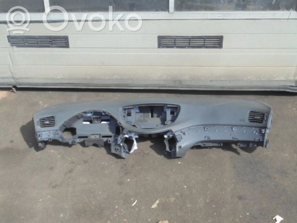 Subaru B9 Tribeca Panelė 