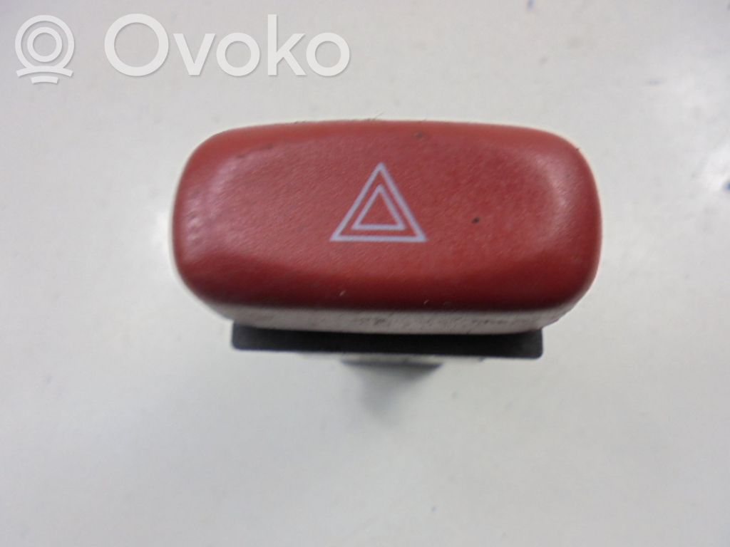 Hätävilkkujen kytkin