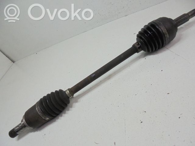 Renault Clio III Kardanas komplekte 