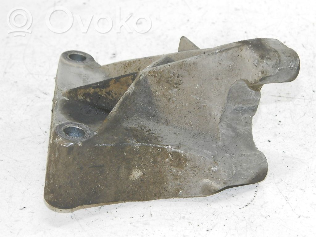 Opel Vectra B Engine mounting bracket 