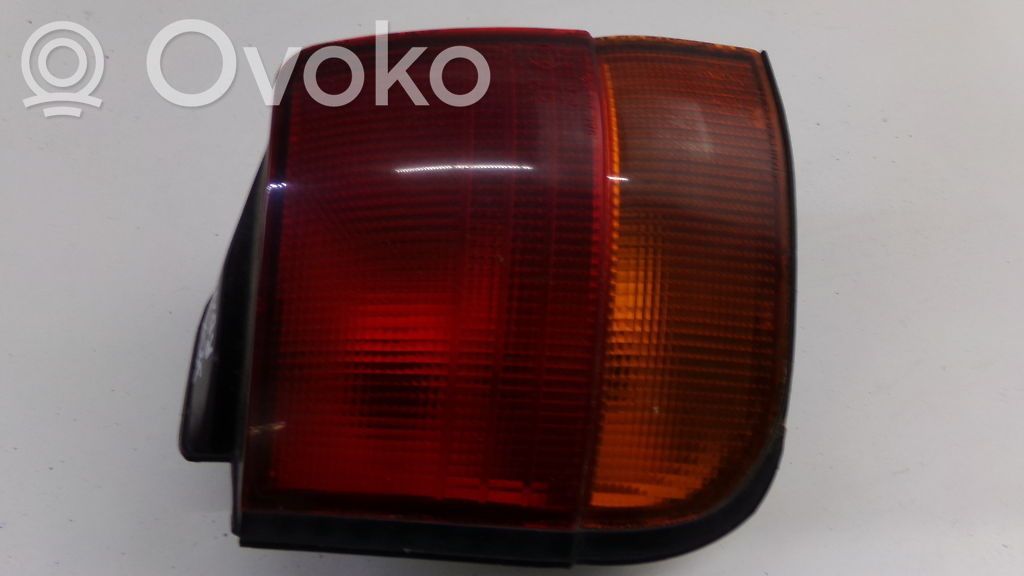 Mitsubishi Space Runner Aizmugurējais lukturis virsbūvē 